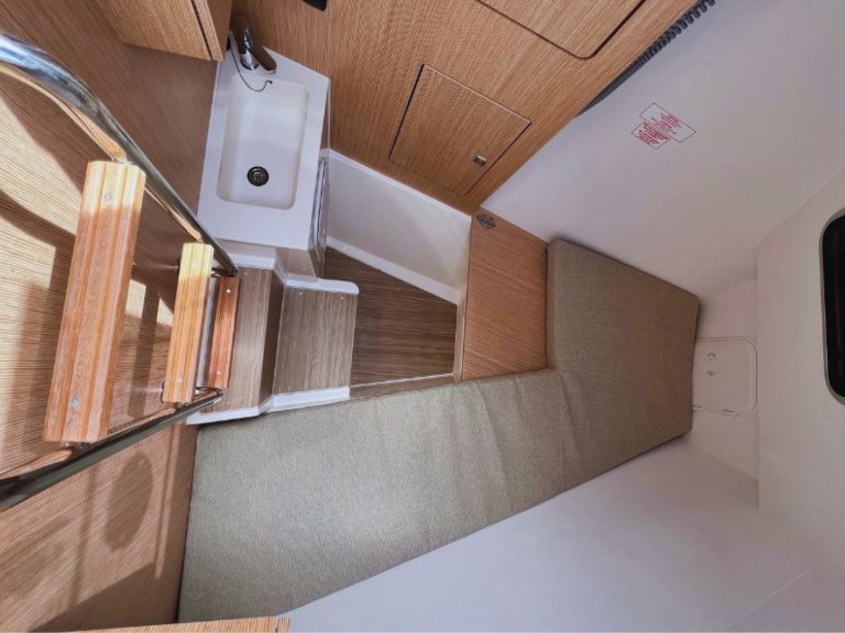 Charter a Bavaria Bavaria C50 in Cecina on Samboat