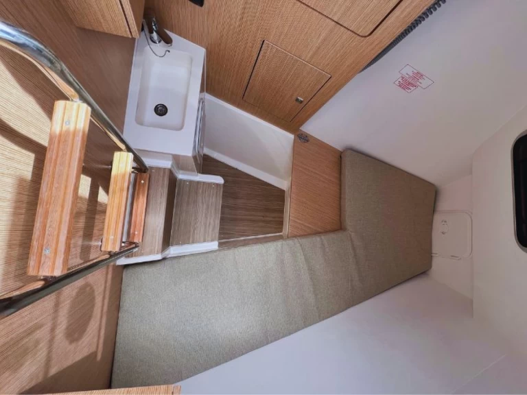 Charter a Bavaria Bavaria C50 in Cecina on Samboat