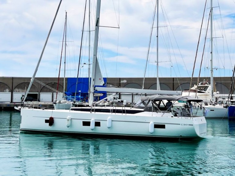 Hire Sailboat with or without skipper Bavaria Cecina