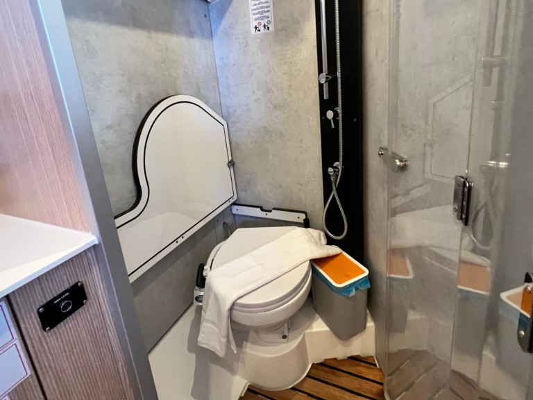 Hire a Bavaria Bavaria C42 Cecina