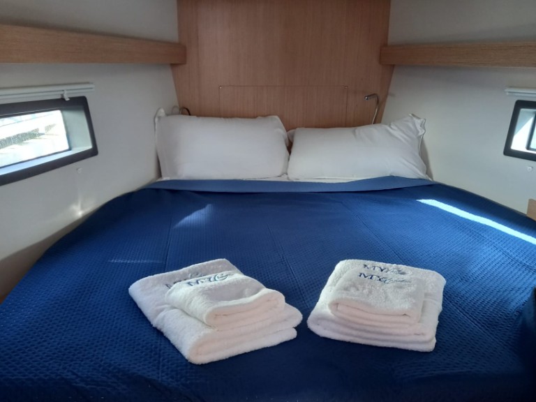 Yacht hire Cecina cheap Bavaria C42