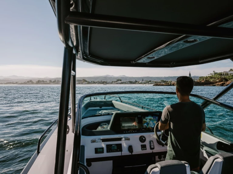 Hire Motorboat Axopar with a boat licence