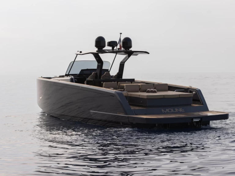 Motorboat hire in Beaulieu-sur-Mer - Pardo Yachts Pardo 43