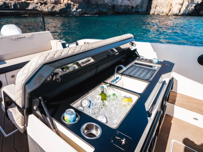 Yacht hire Roses cheap S30