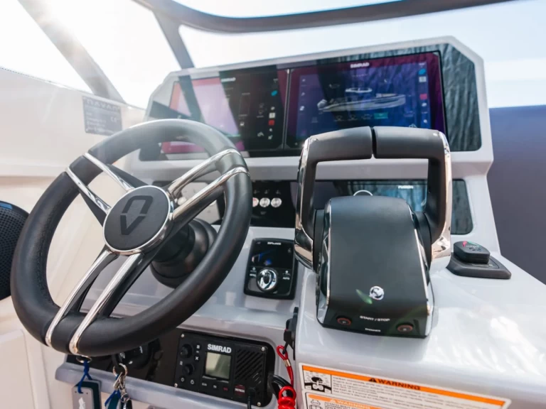 Motorboat hire in Roses - Navan S30