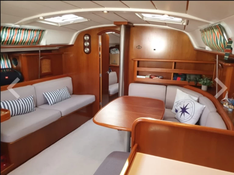 Hire Sailboat Bénéteau with a boat licence