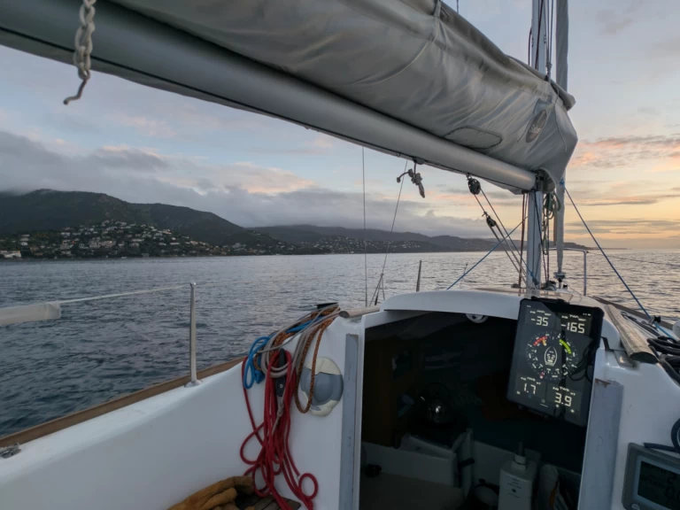 Charter a Bénéteau First 21.7 S in Port Fréjus on Samboat