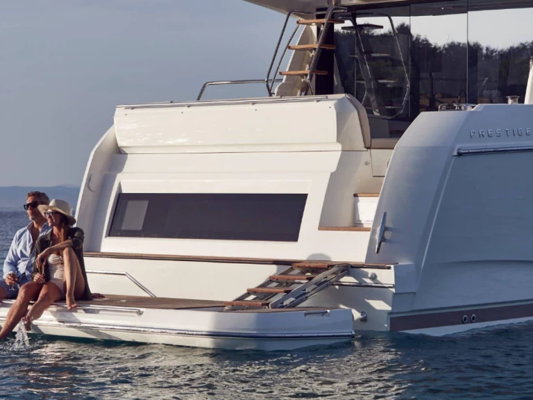 Yacht charter Beaulieu-sur-Mer - Prestige Yachts 520 Fly  on SamBoat