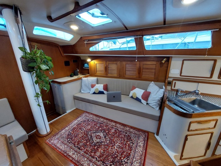 Sailboat hire in Sant Antoni de Portmany - Irwin Irwin 43 MK