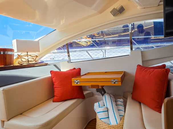 Hire Motorboat PHANTOM with a boat licence