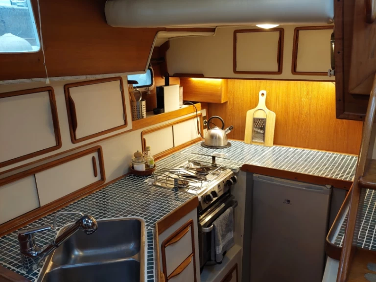 Hire Sailboat Irwin with a boat licence