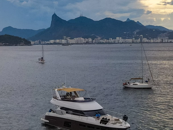 Hire a Prestige 60 flybridge Rio de Janeiro (state)