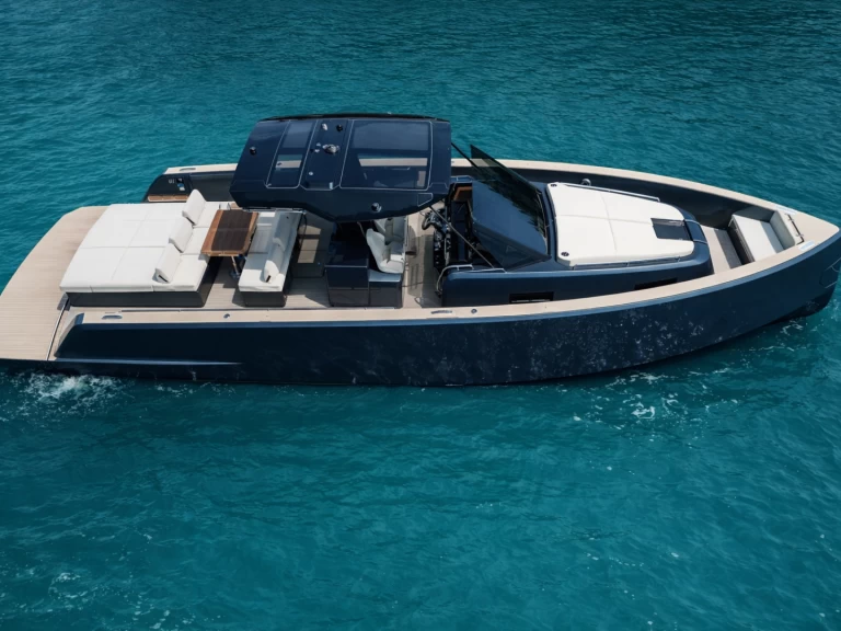 Yacht hire Saint-Tropez cheap Pardo 43