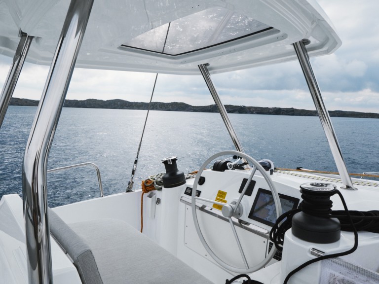 Yacht hire Saint-Mandrier-sur-Mer cheap Bali 4.4