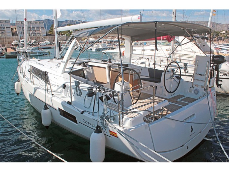 Bénéteau Oceanis 41.1 (2 Heads) charter bareboat or skippered in  Palma de Mallorca