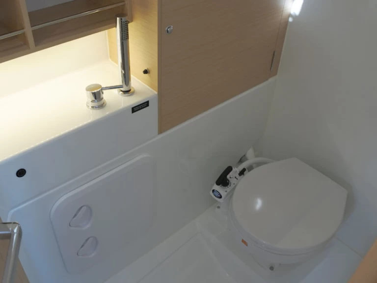 Yacht charter Barcelona - Bénéteau Oceanis 30.1 on SamBoat