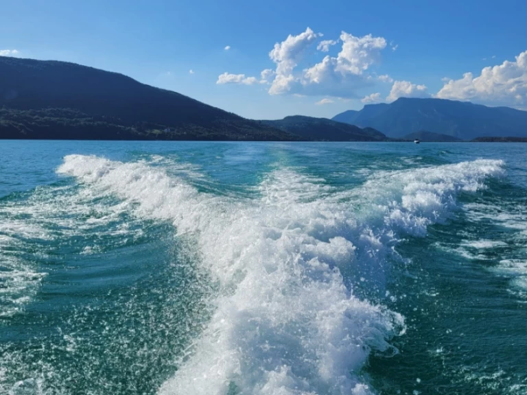 Yacht hire Aix-les-Bains cheap Horizon 210