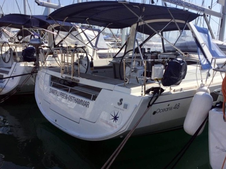 Sailboat hire in Lidingö - Bénéteau Oceanis 48