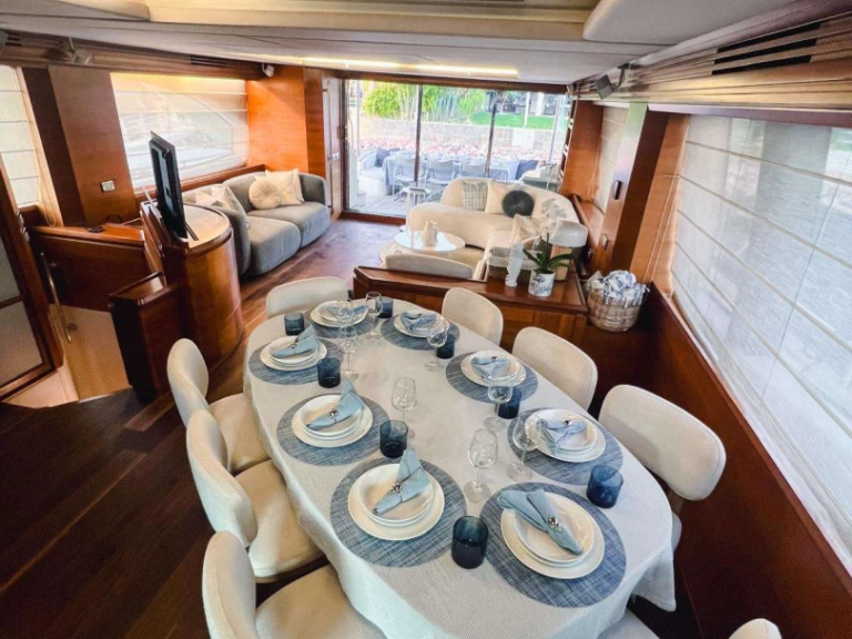 Charter a Azimut El Gabo in Puerto Vallarta on Samboat