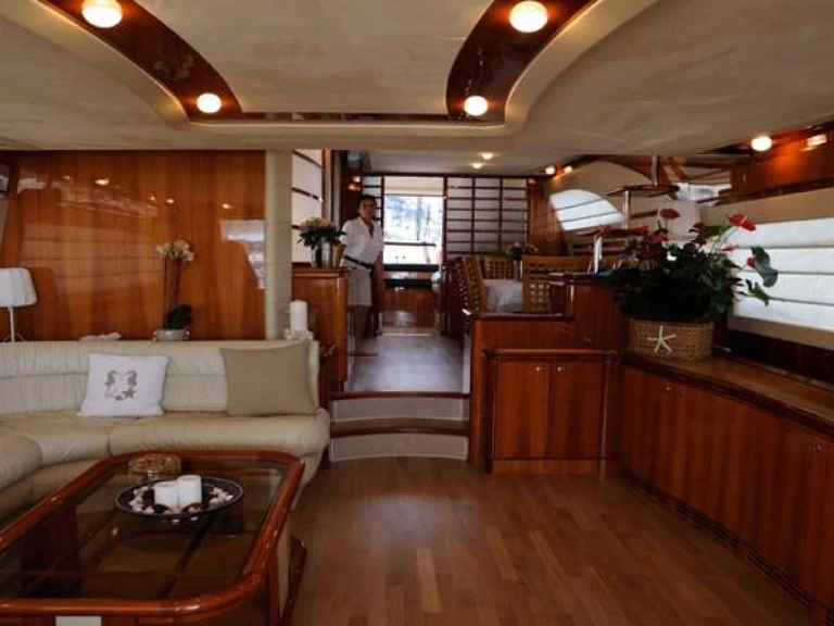 Hire a Ferretti PAMPERO Naples