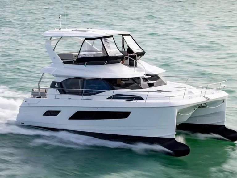 Hire Luxury Yacht with or without skipper Aquila Nassau