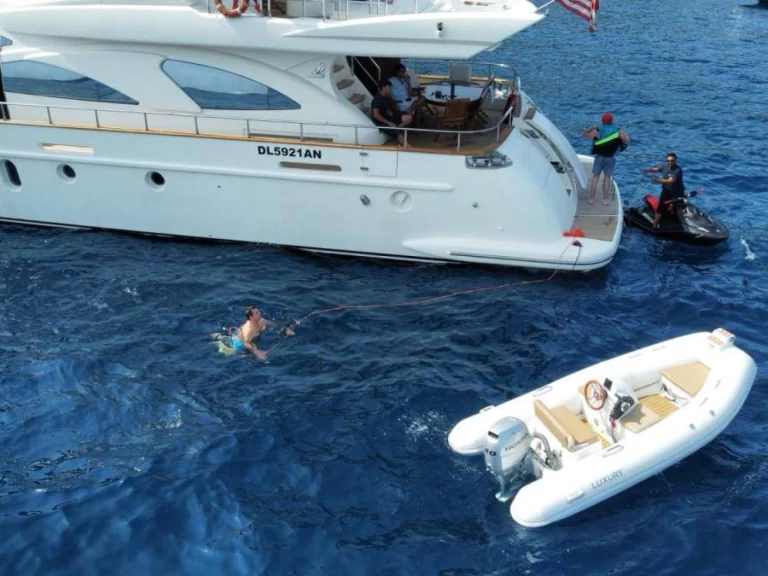 Hire a Azimut MINERVA Naples