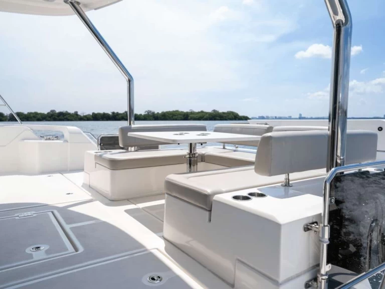 Yacht hire Nassau cheap Mako