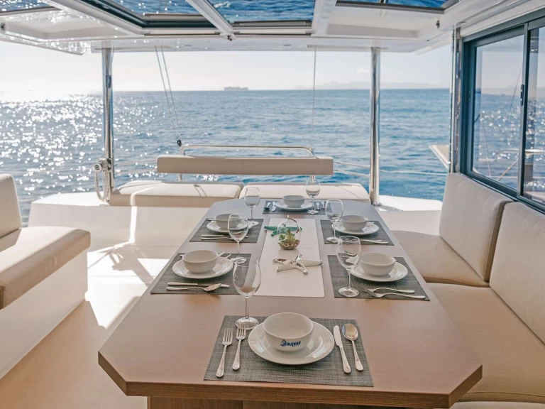 Charter a Bali Kos 46.Cat12 in Alimos on Samboat