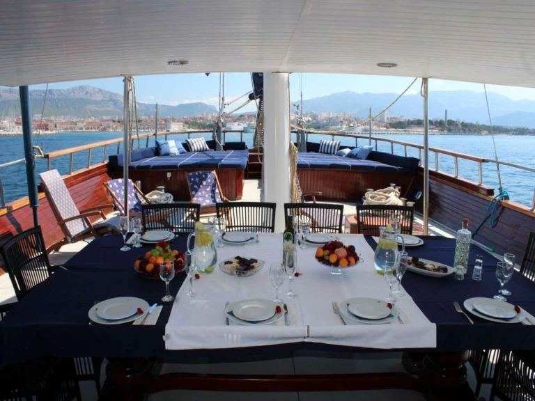 Luxury Yacht to hire Split at the best price