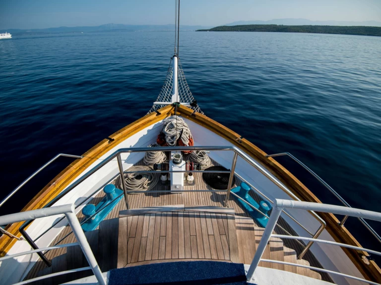 Hire Luxury Yacht  Custom Built Aluminum Cutter with a boat licence