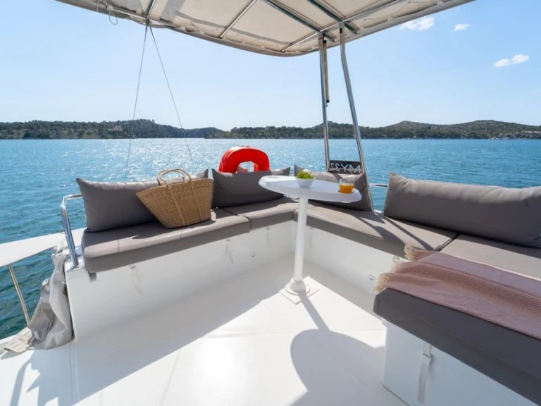 Hire Catamaran with or without skipper Fountaine Pajot Saint-Raphaël