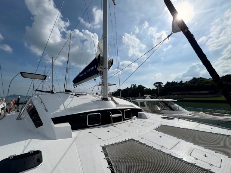 Hire Catamaran Island Spirit Yachts with a boat licence