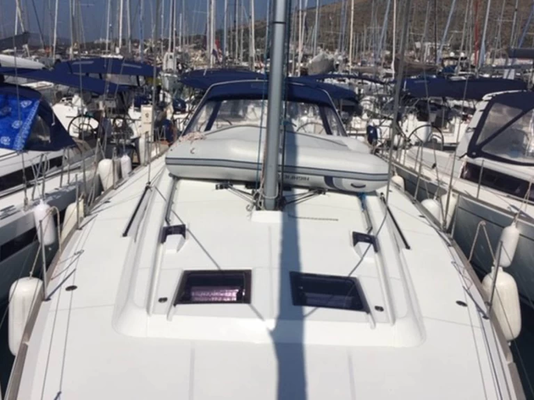 Hire a Bénéteau Oceanis 48 Lidingö