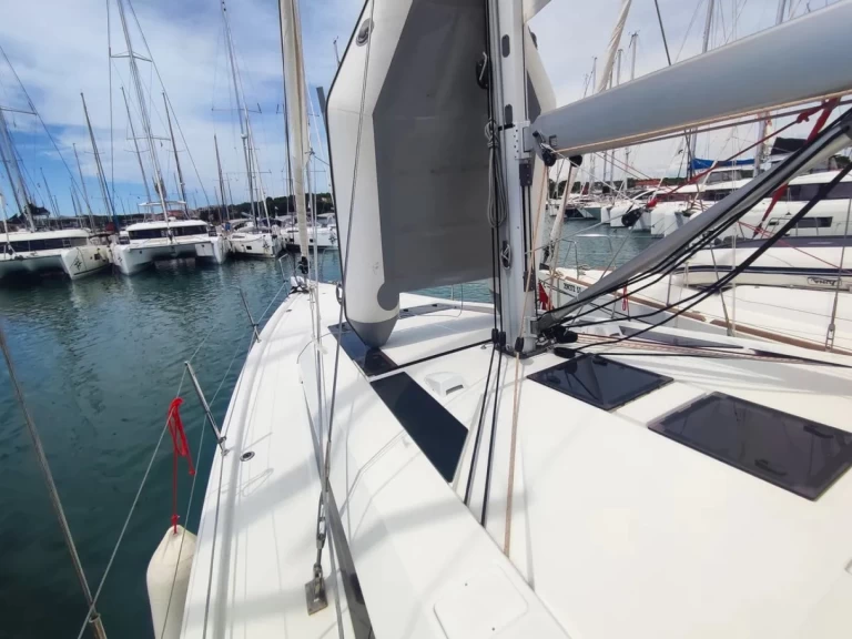 Hire Sailboat Bénéteau with a boat licence
