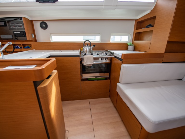Yacht hire Neo Klima cheap Sun Odyssey 410