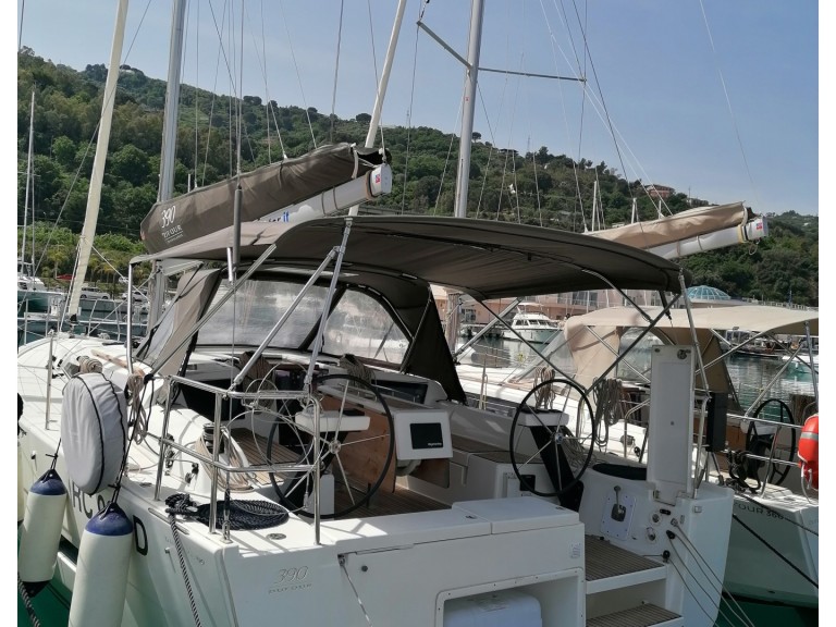 Yacht charter Capo d'Orlando - Dufour Dufour 390 Grand Large on SamBoat