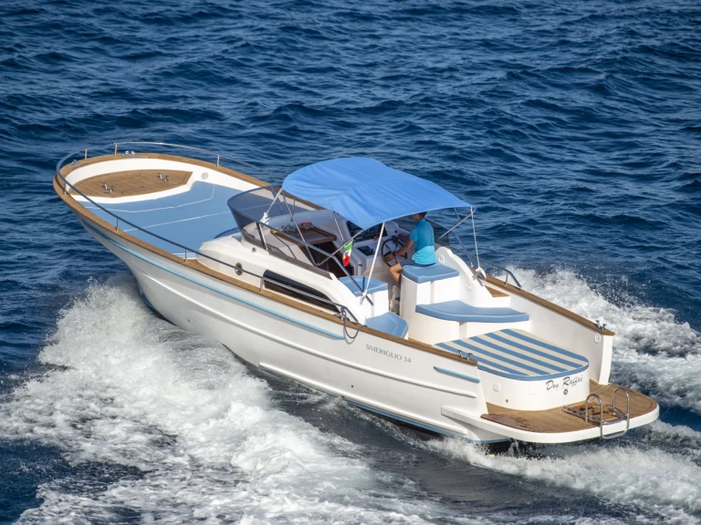 Hire a Gozzo 34 FT Positano