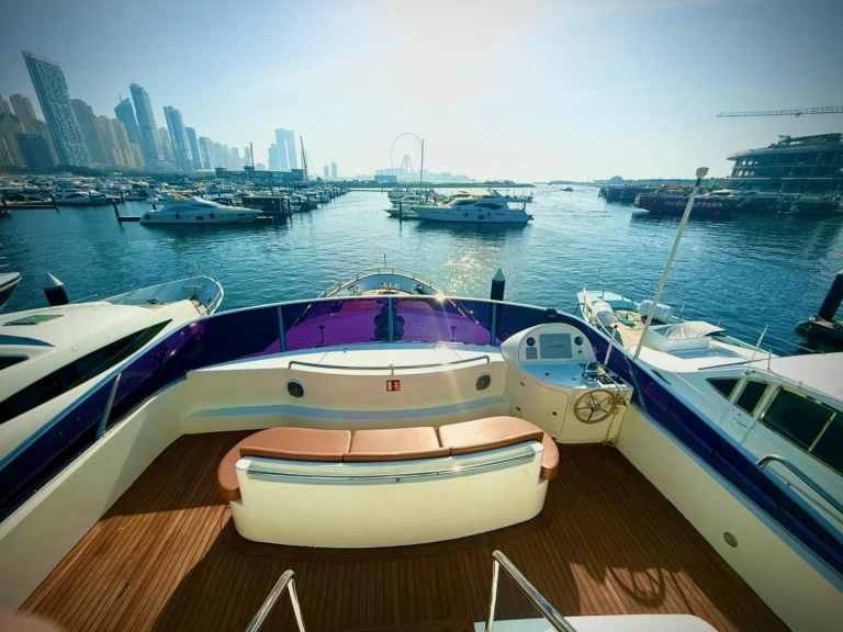 Hire Luxury Yacht with or without skipper Benetti Dubai Marina