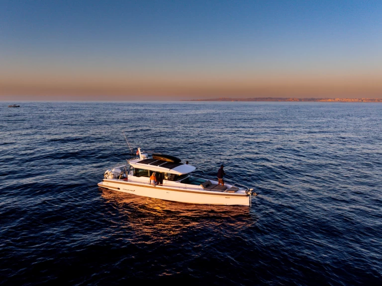 Yacht charter Valletta - Axopar Axopar 37 XC Cross Cabin on SamBoat