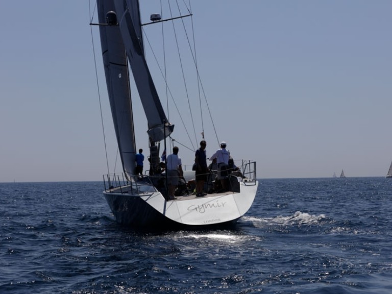 Hire Sailboat with or without skipper Maxi Barcelona