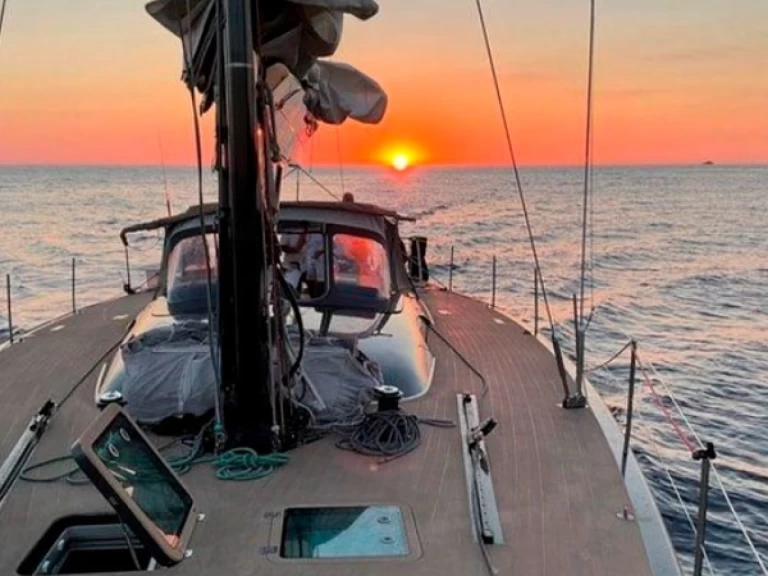 Hire Sailboat Maxi with a boat licence