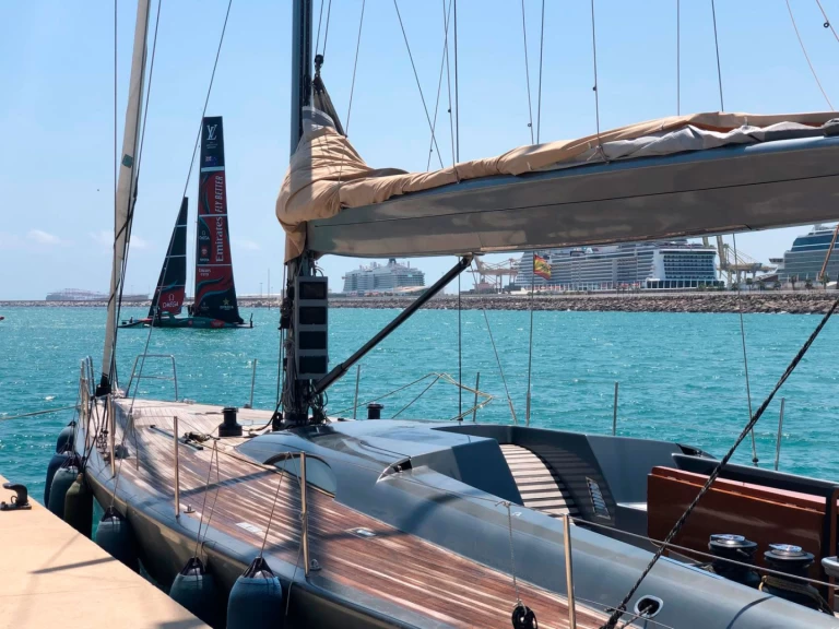Sailboat hire in Barcelona - Maxi 65