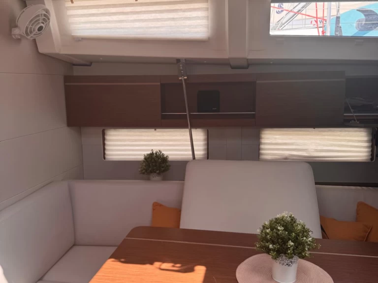 Sailboat hire in Split - Bénéteau Oceanis 46.1