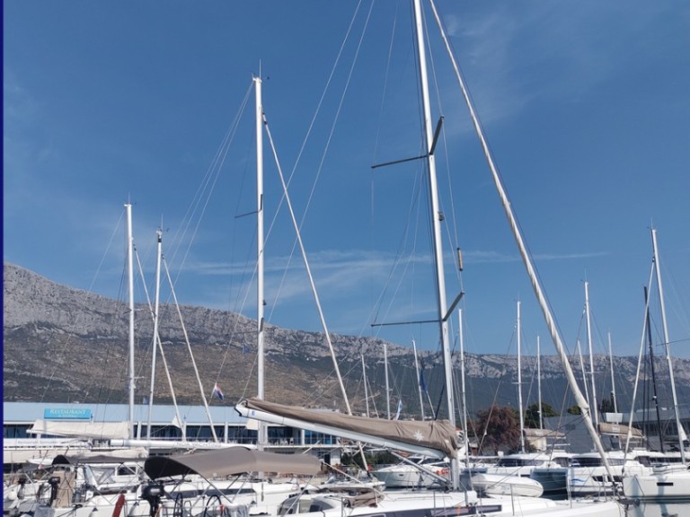 Sailboat to hire Split at the best price