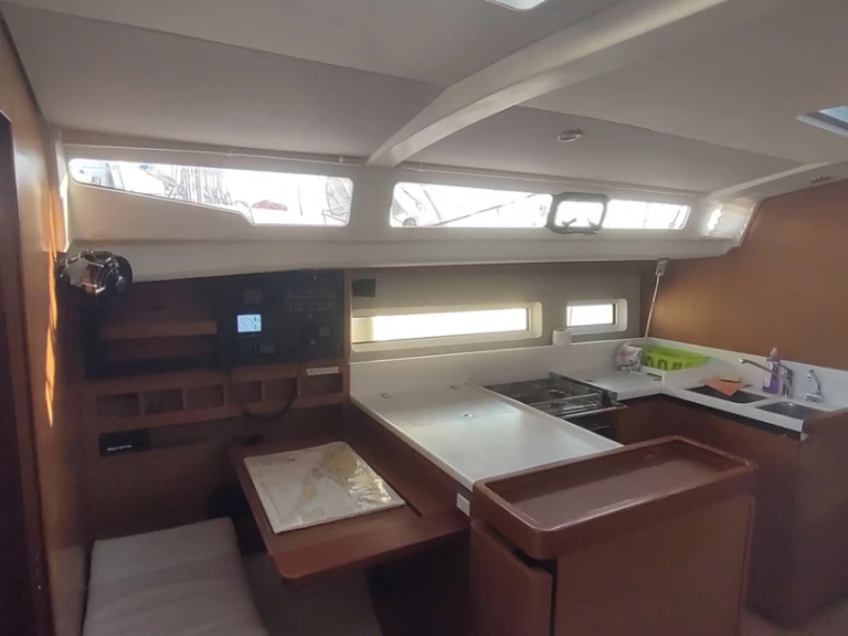 Sailboat hire in Split - Jeanneau Sun Odyssey 440
