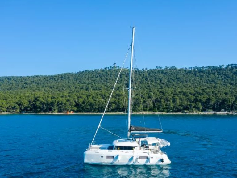 Catamaran hire in Kaštela - Lagoon Lagoon 42