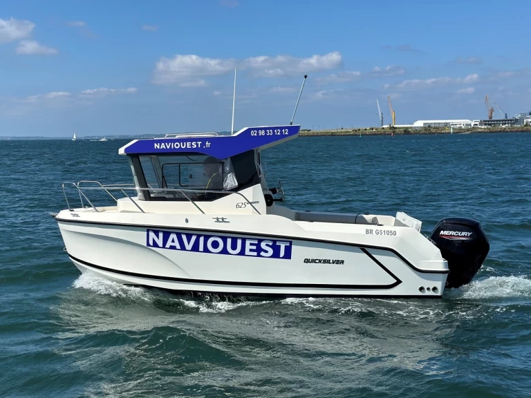 Yacht hire Brest cheap Quicksilver 625