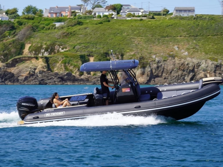 Motorboat to hire Brest at the best price
