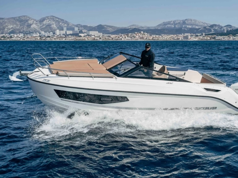 Motorboat hire in Marseille - Quicksilver Activ 755 Cruiser