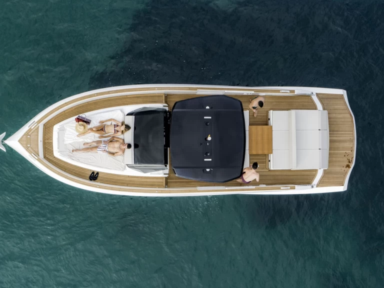 Yacht hire Lagos cheap 377 Coupe